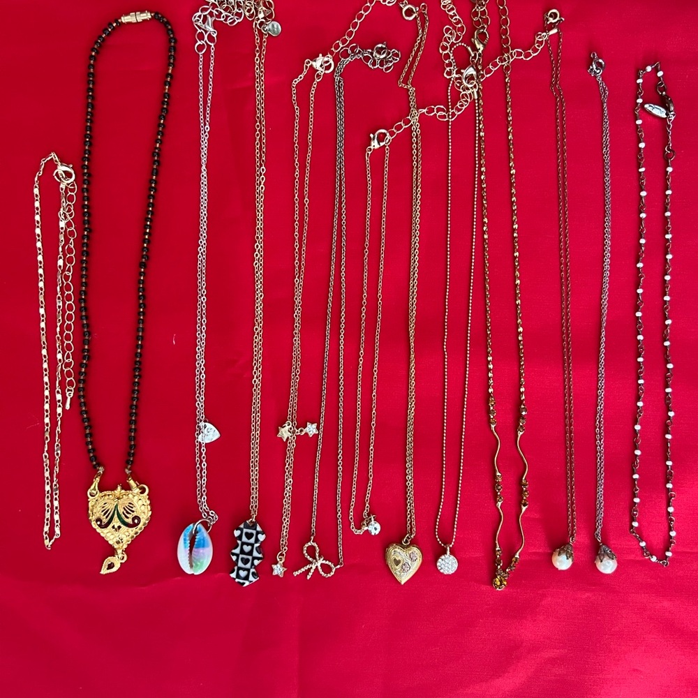 Lot of 13 necklaces